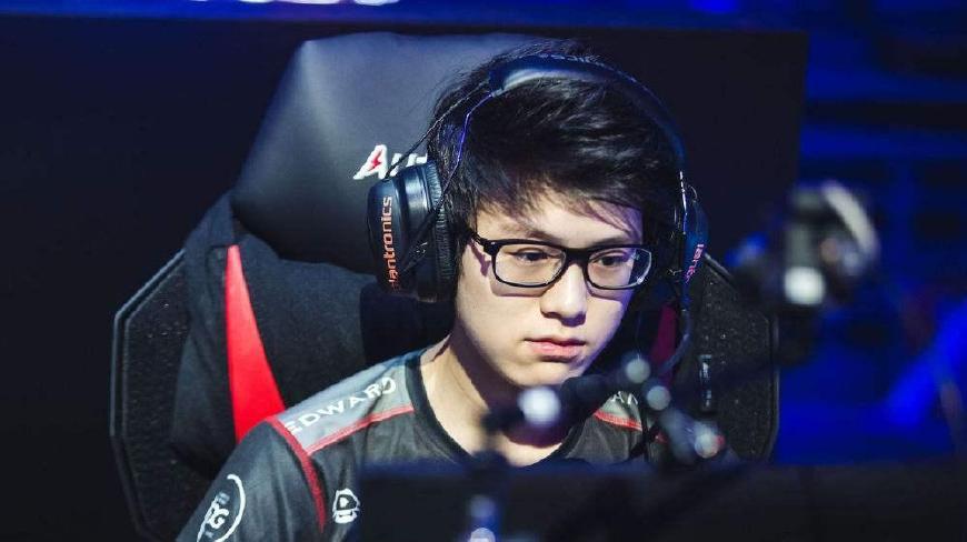 其教练和球 其教练和球