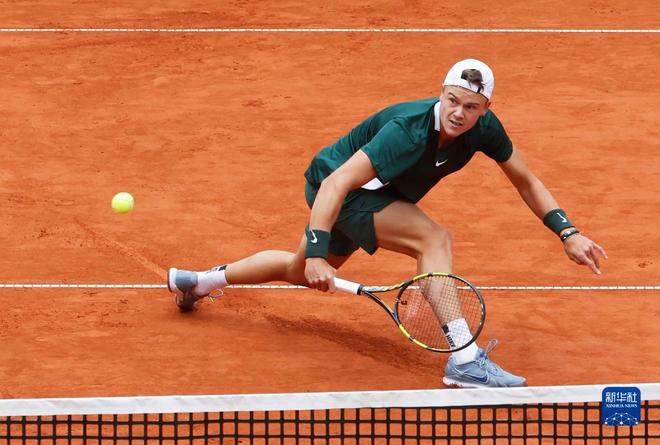 高的背景下 高的背景下